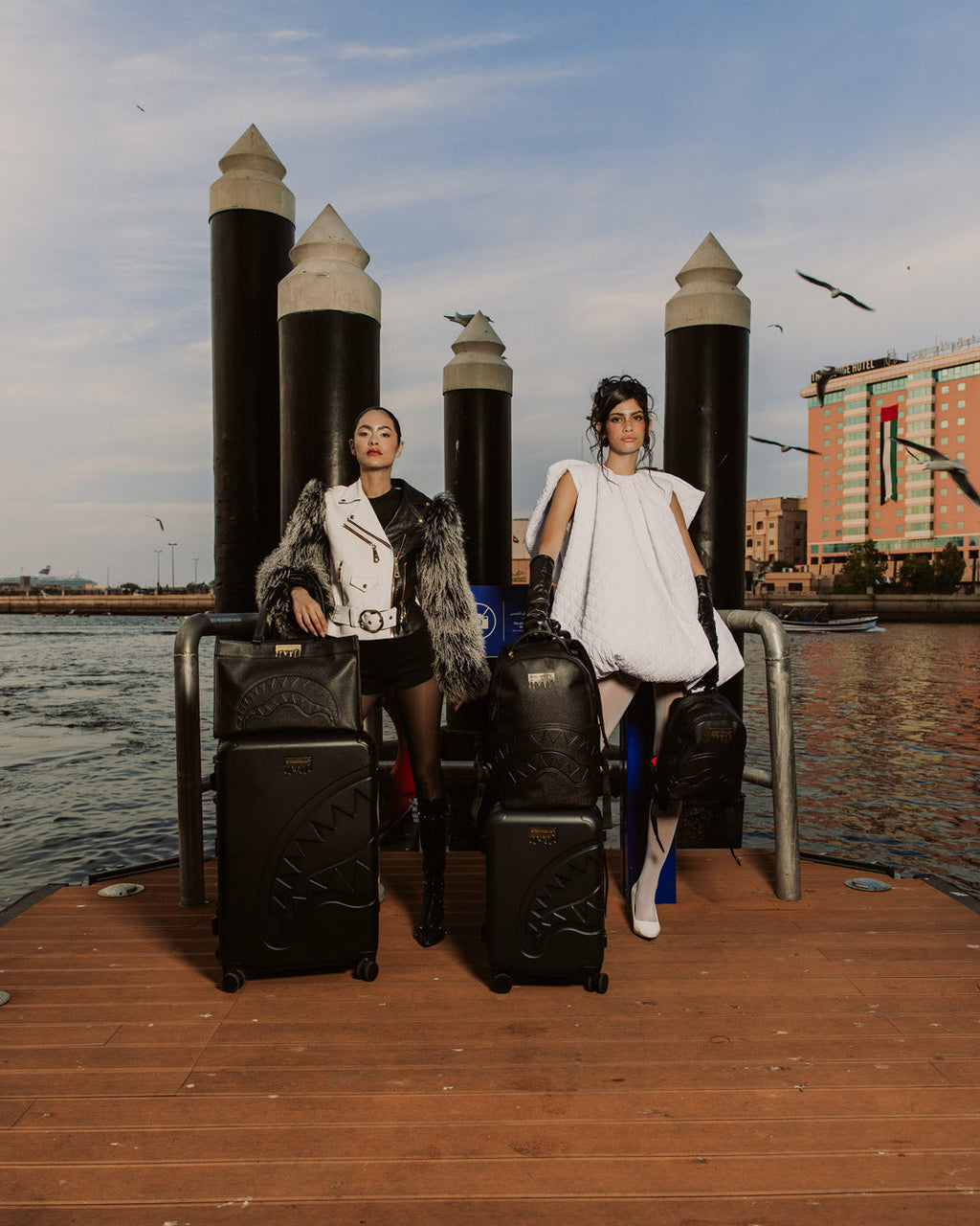 GOLD BRICK DRIP CARRY-ON LUGGAGE